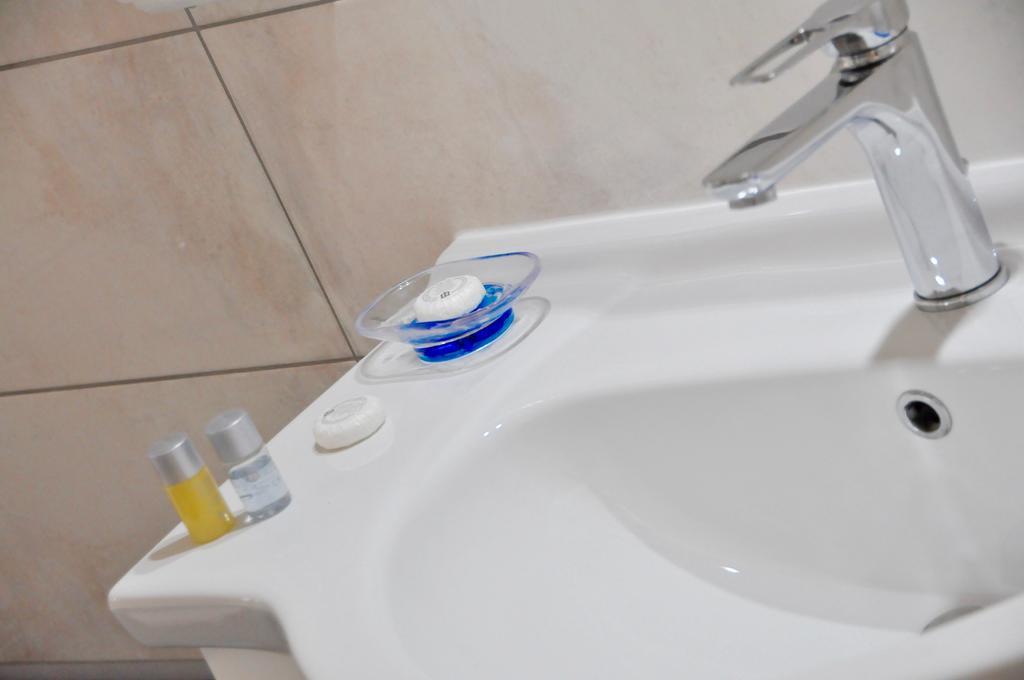 Lo Specchio Del Salento Bed & Breakfast Lecce Dış mekan fotoğraf